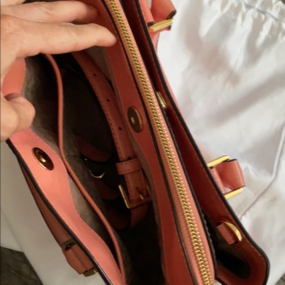 Michael Kors purse - Picture 3 of 4